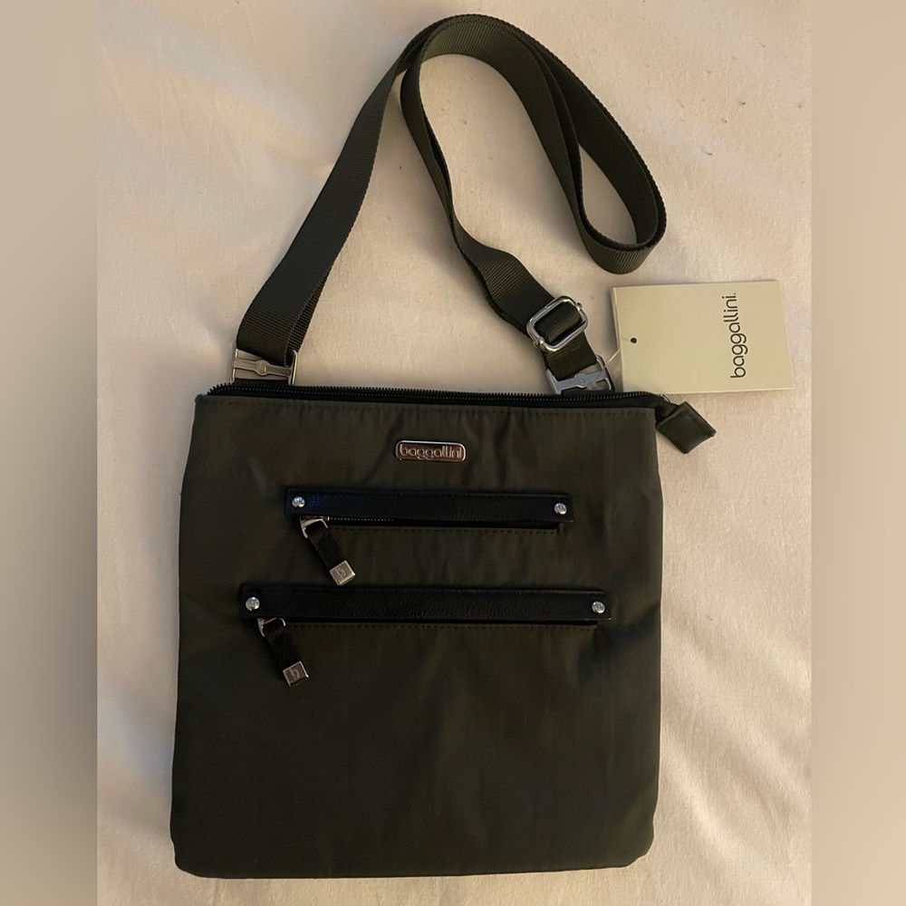 Baggallini Crossbody Bag Grey/Black Lightweight Durable Fabric NWT new!
